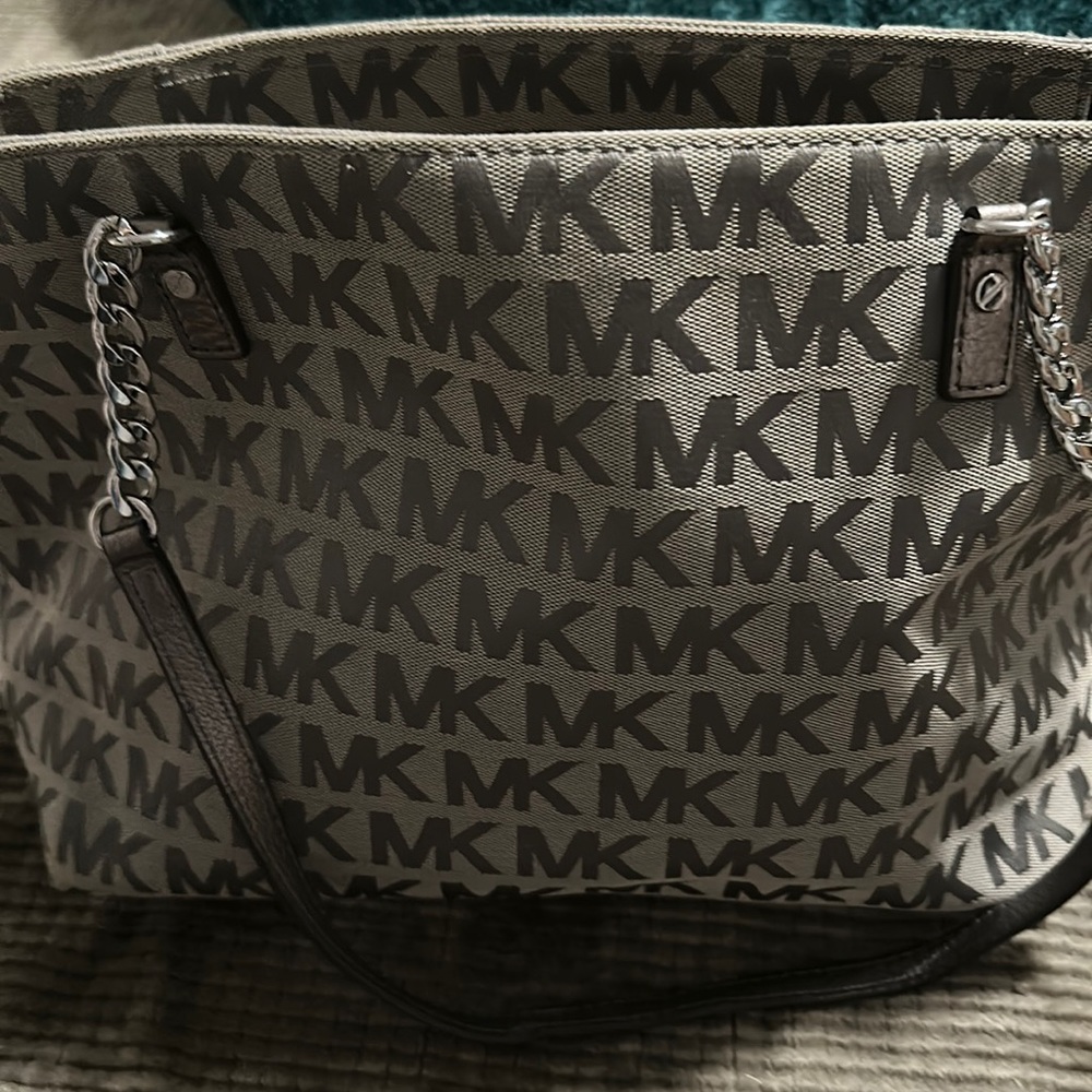 Michael kors purse